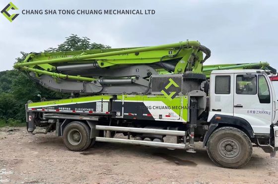 Pada 2018 Zoomlion Heavy Industry Menggunakan Truk Pompa Beton ZLJ5230THBTE 37 Meter