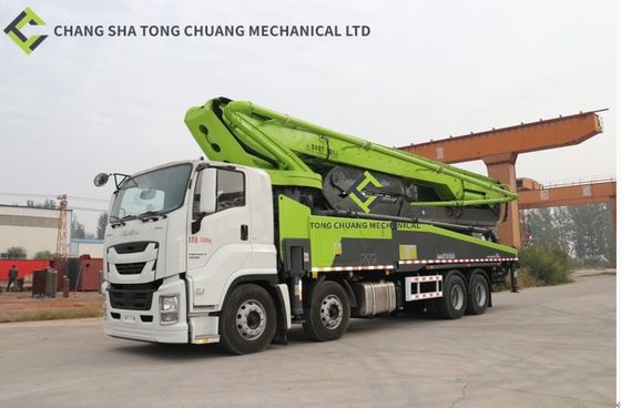 Truk Pompa Beton 58 Meter 4 Jembatan Dengan Mesin Isuzu